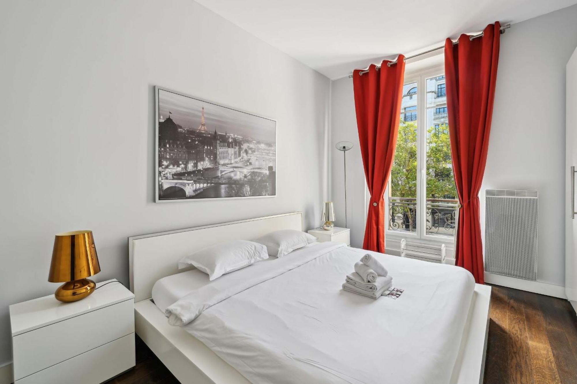 Champs-Elysees & Arc De Triomphe - Cityapartmentstay Paris Exteriör bild