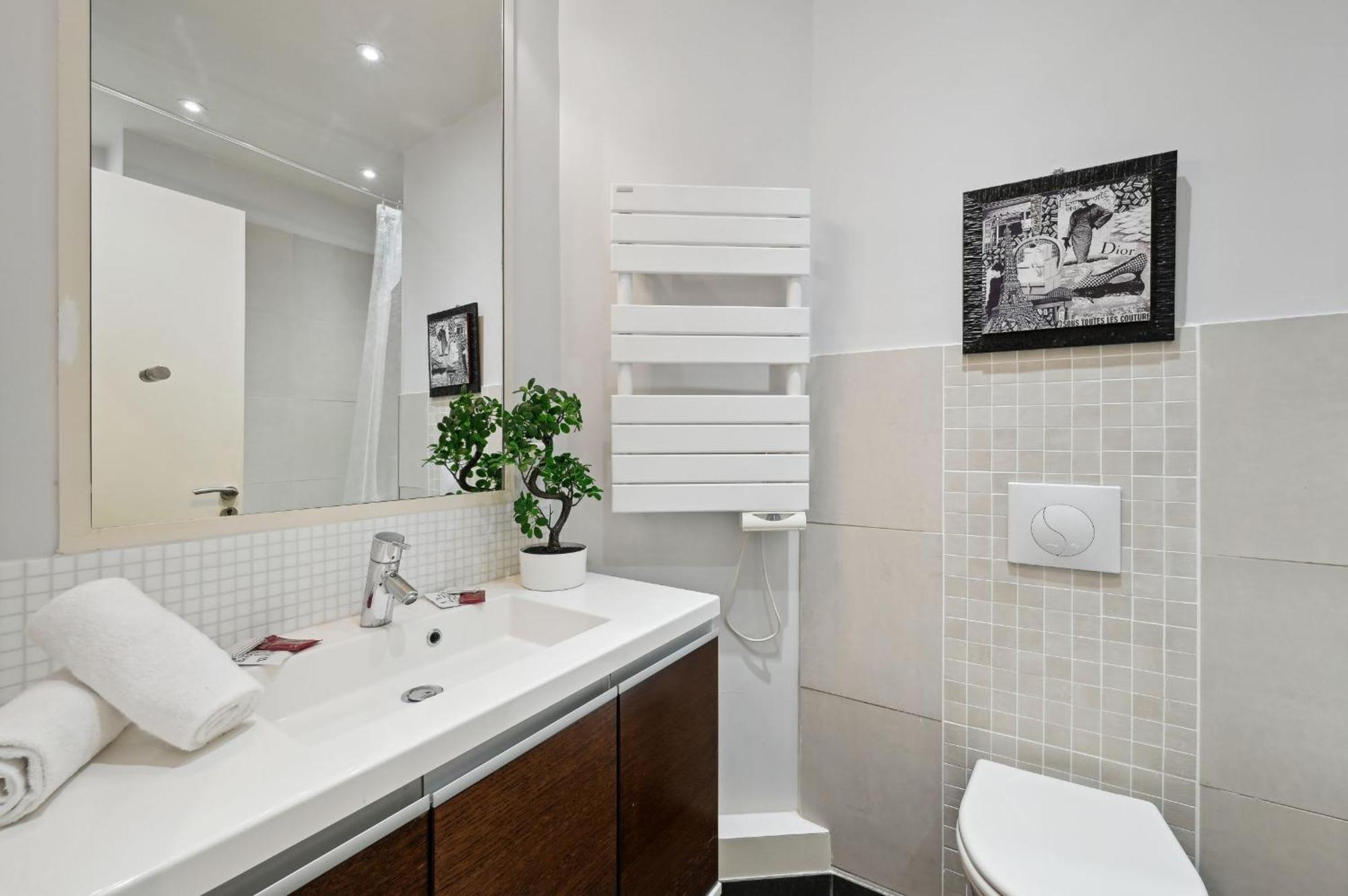 Champs-Elysees & Arc De Triomphe - Cityapartmentstay Paris Exteriör bild