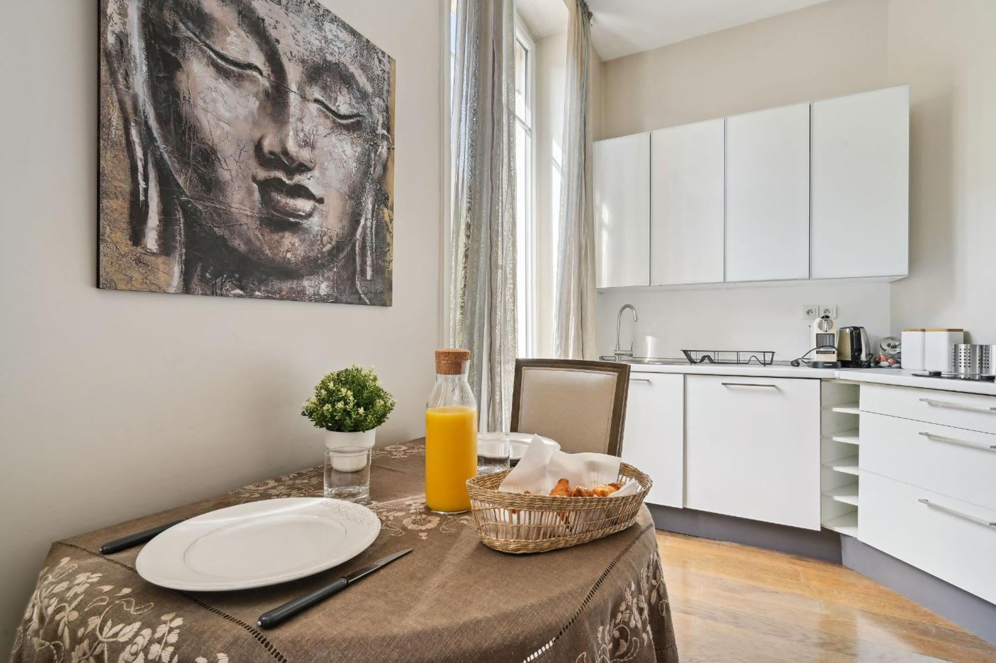 Champs-Elysees & Arc De Triomphe - Cityapartmentstay Paris Exteriör bild